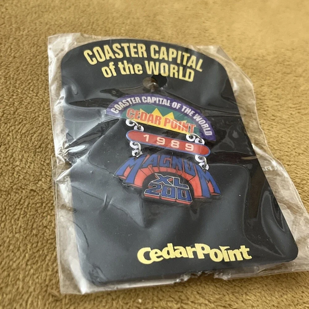 RARE Cedar Point 1989 Magnum‎ XL 200  Collectible Souvenir Lapel Hat Pin Vintage
